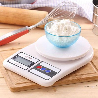 Balance Cuisine digitale avec bol de farine