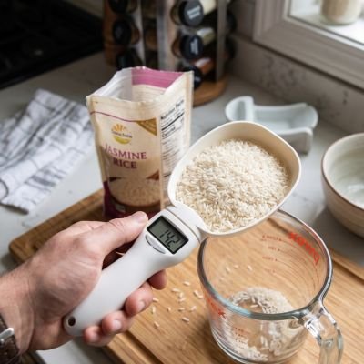 Cuillère doseuse électronique avec riz et affichage digital