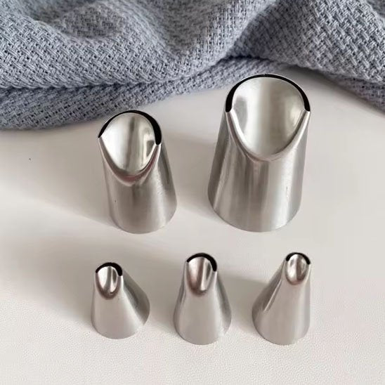 Douille patisserie avec différentes tailles pour décoration