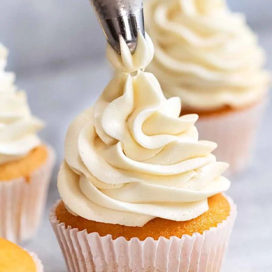 Douille patisserie formant un joli motif sur un cupcake