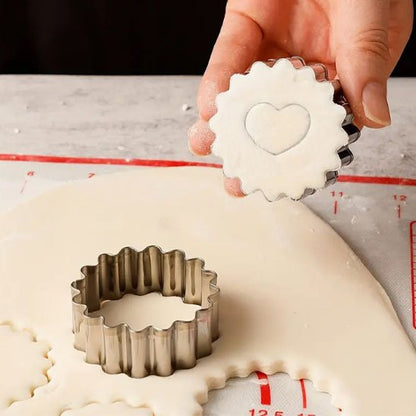 Emporte pièce cœur et fleur pour biscuits