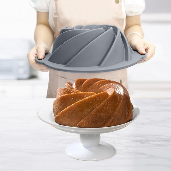 Gâteau cuit avec Moule à gateau en silicone gris
