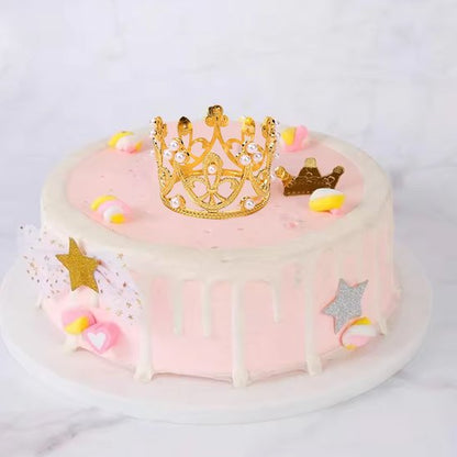  Gâteau rose avec couronne decoration gateau et bonbons colorés