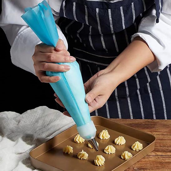 Poche à douille utilisée pour décorer des biscuits